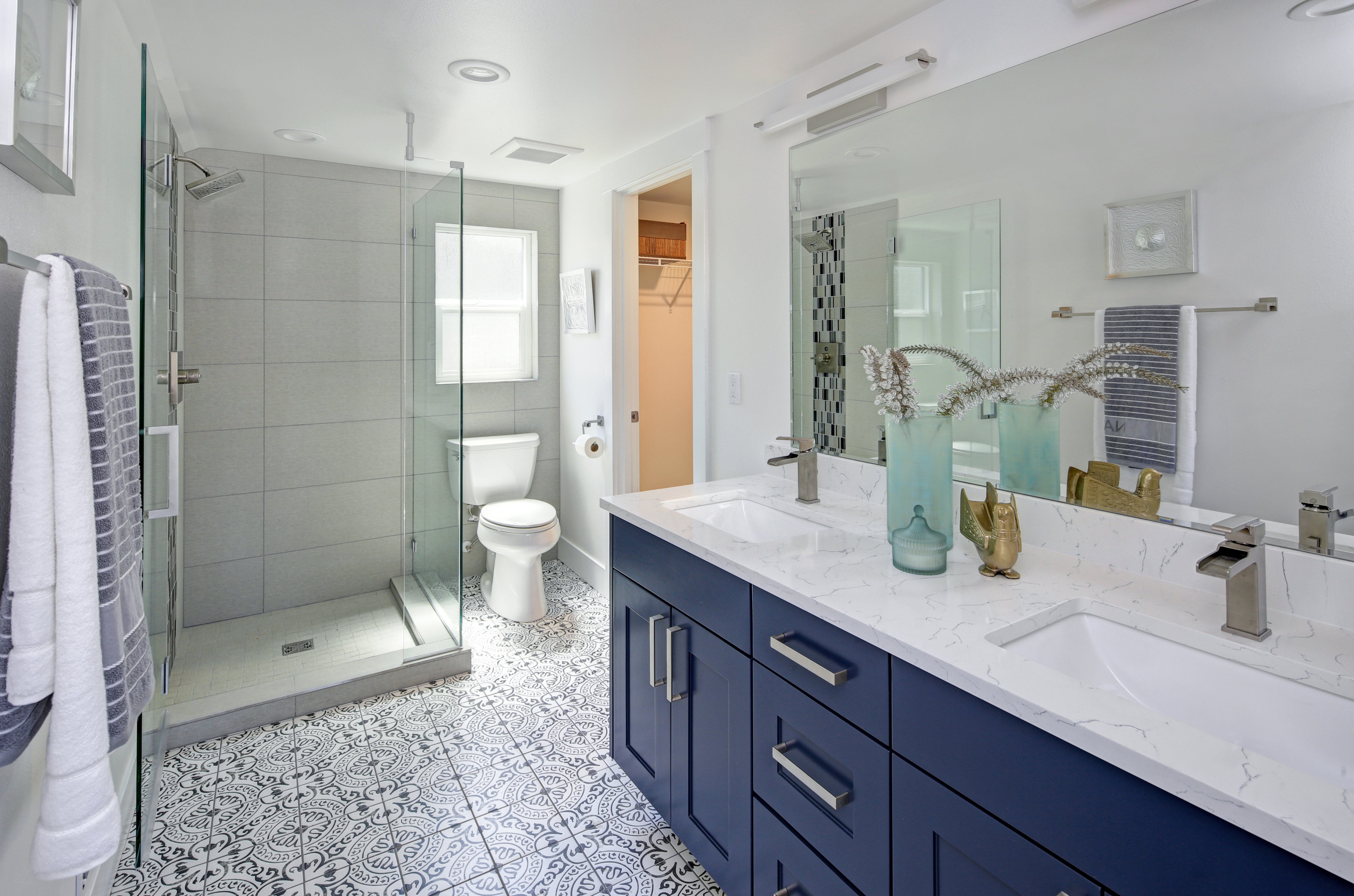 Klasik Banyo Dolabı